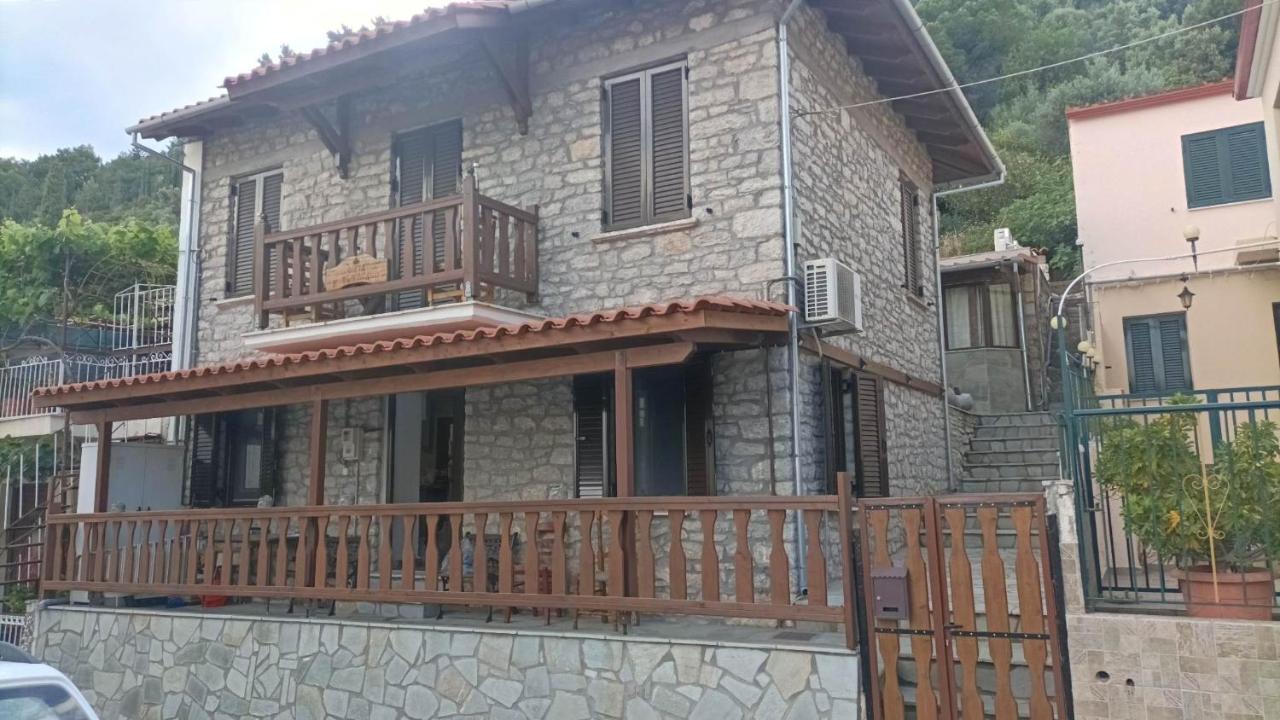 Αυθεντικό Πετρινο Στην Ναύπακτο Apartment Nafpaktos Екстериор снимка