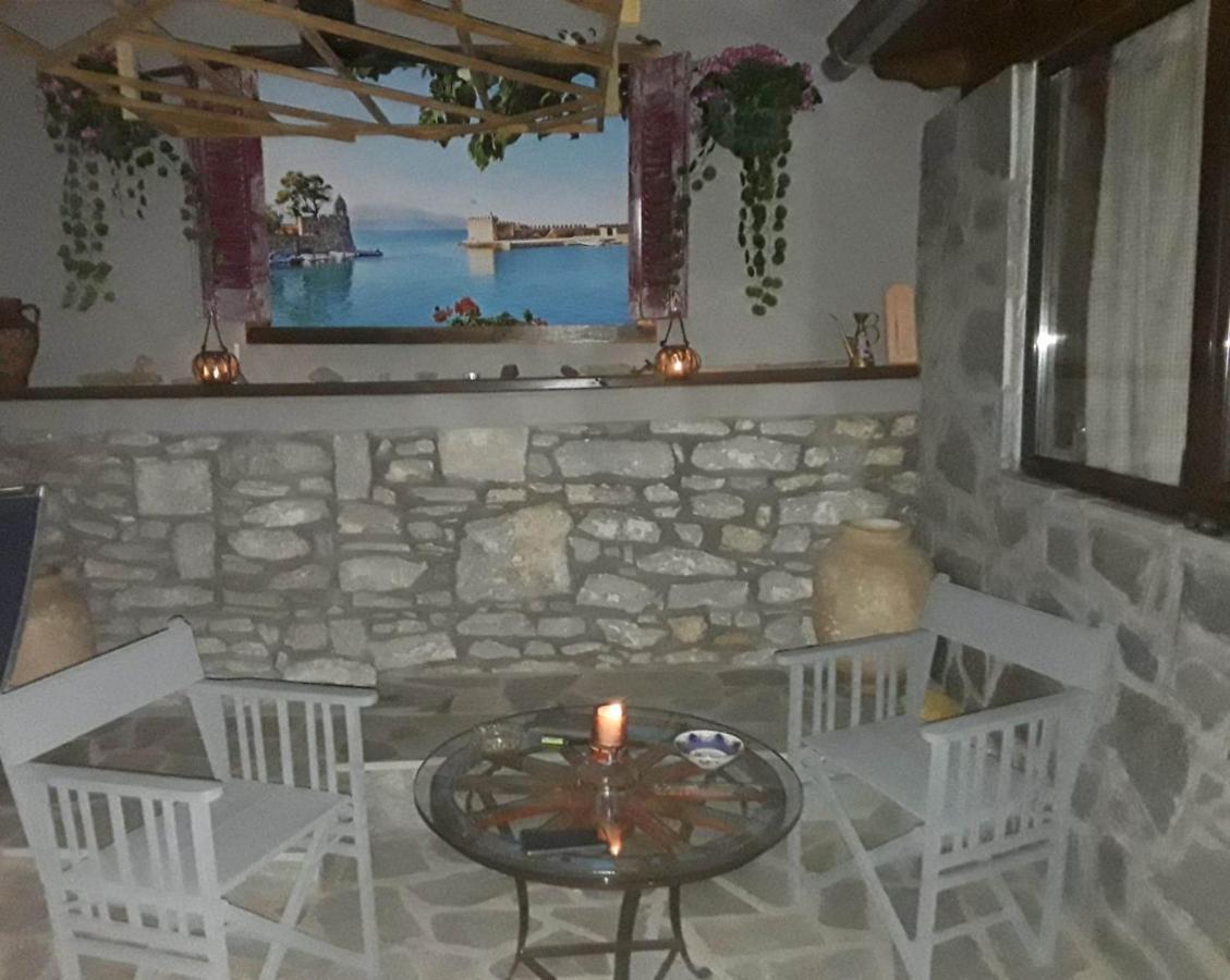 Αυθεντικό Πετρινο Στην Ναύπακτο Apartment Nafpaktos Екстериор снимка