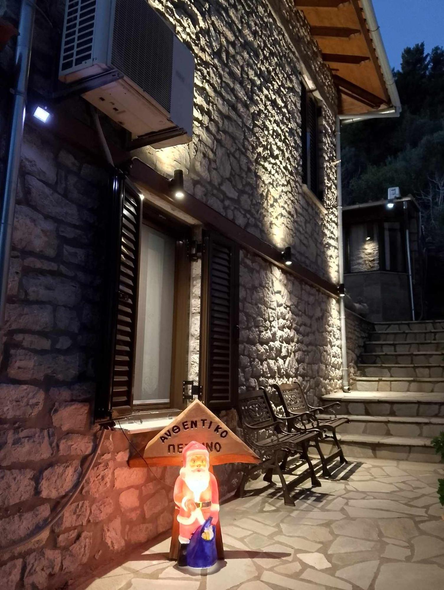 Αυθεντικό Πετρινο Στην Ναύπακτο Apartment Nafpaktos Екстериор снимка
