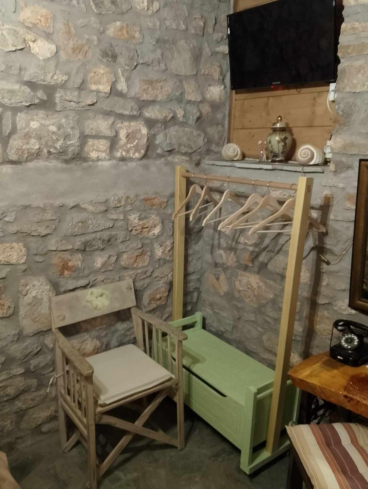 Αυθεντικό Πετρινο Στην Ναύπακτο Apartment Nafpaktos Стая снимка